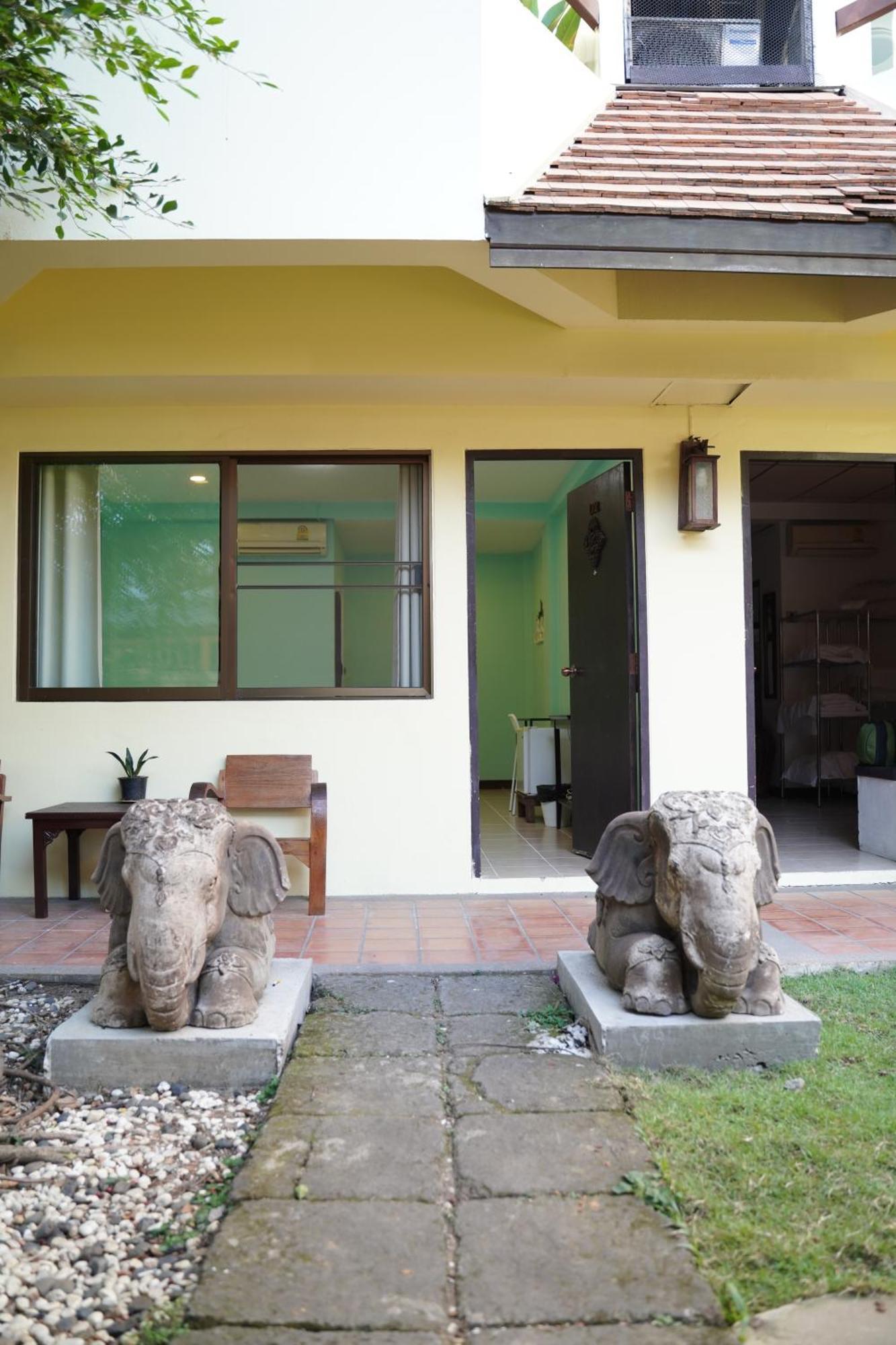 Elegant Lanna Guesthouse Τσιάνγκ Μάι Εξωτερικό φωτογραφία